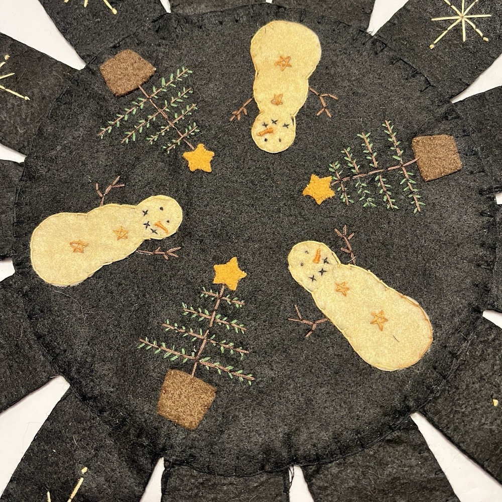 Primitive Snowflakes Snowman Christmas Tree Mat Wool Felt Scalloped 15" Set Of 2 - Picture 3 of 5